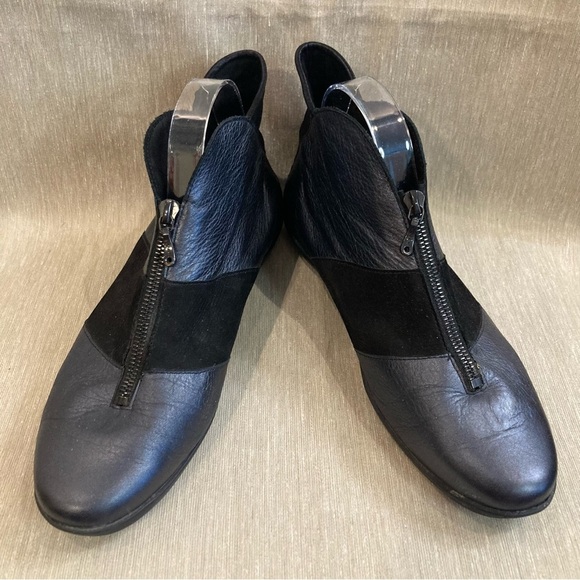 ARCHE Sz 41 Metallic Leather and Fabric Zipper Futuristic Ankle Booties - Picture 1 of 9